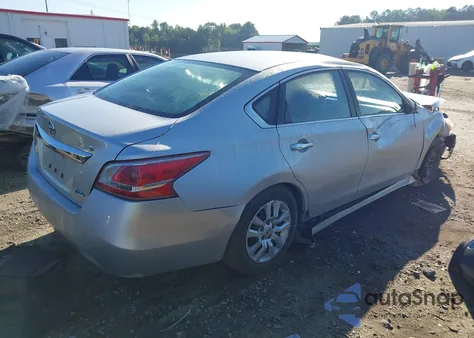 2013 Nissan Altima 2.5 S z USA, uszkodzony, nr VIN 1N4AL3AP7DC199986